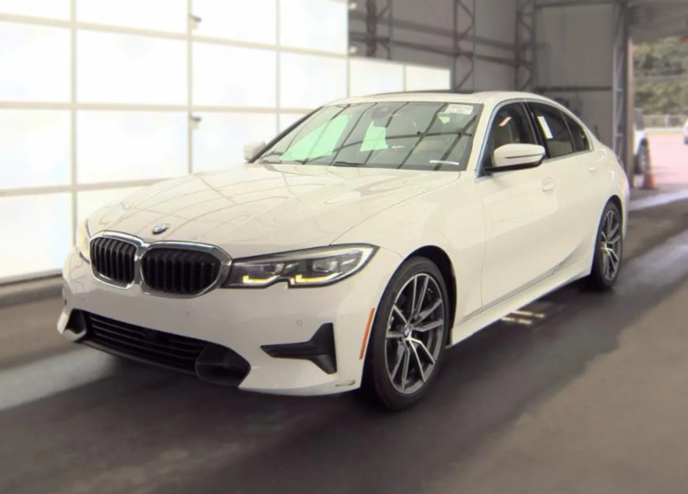 بي إم دبليو 330i 2020